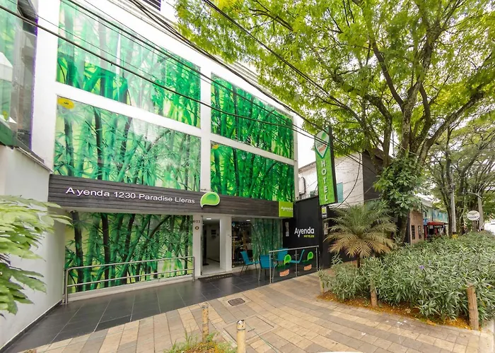 Hotel Paradise Lleras