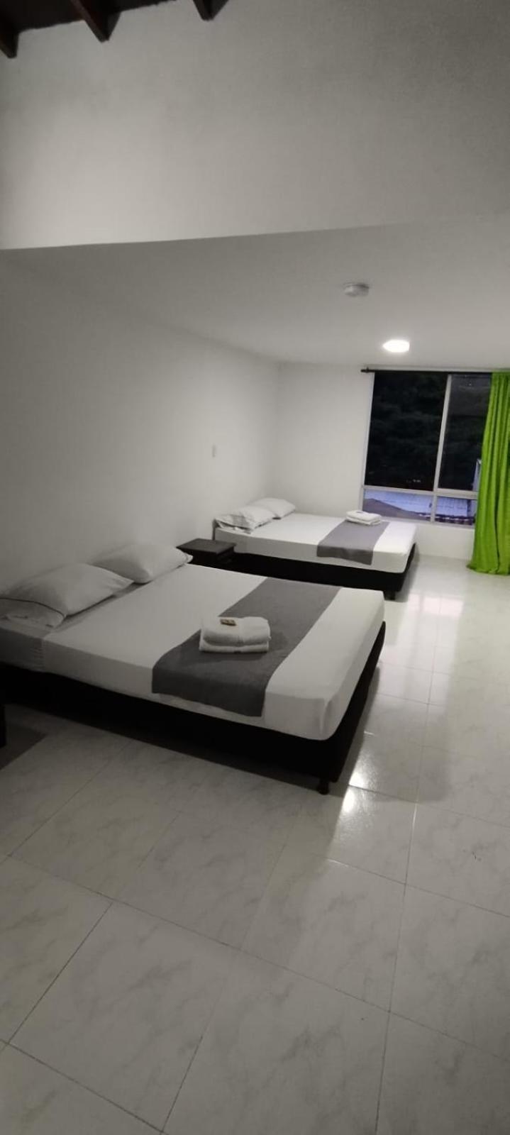 Paradise Lleras Hotel 2*