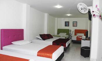 Hotel Paradise Lleras 2*