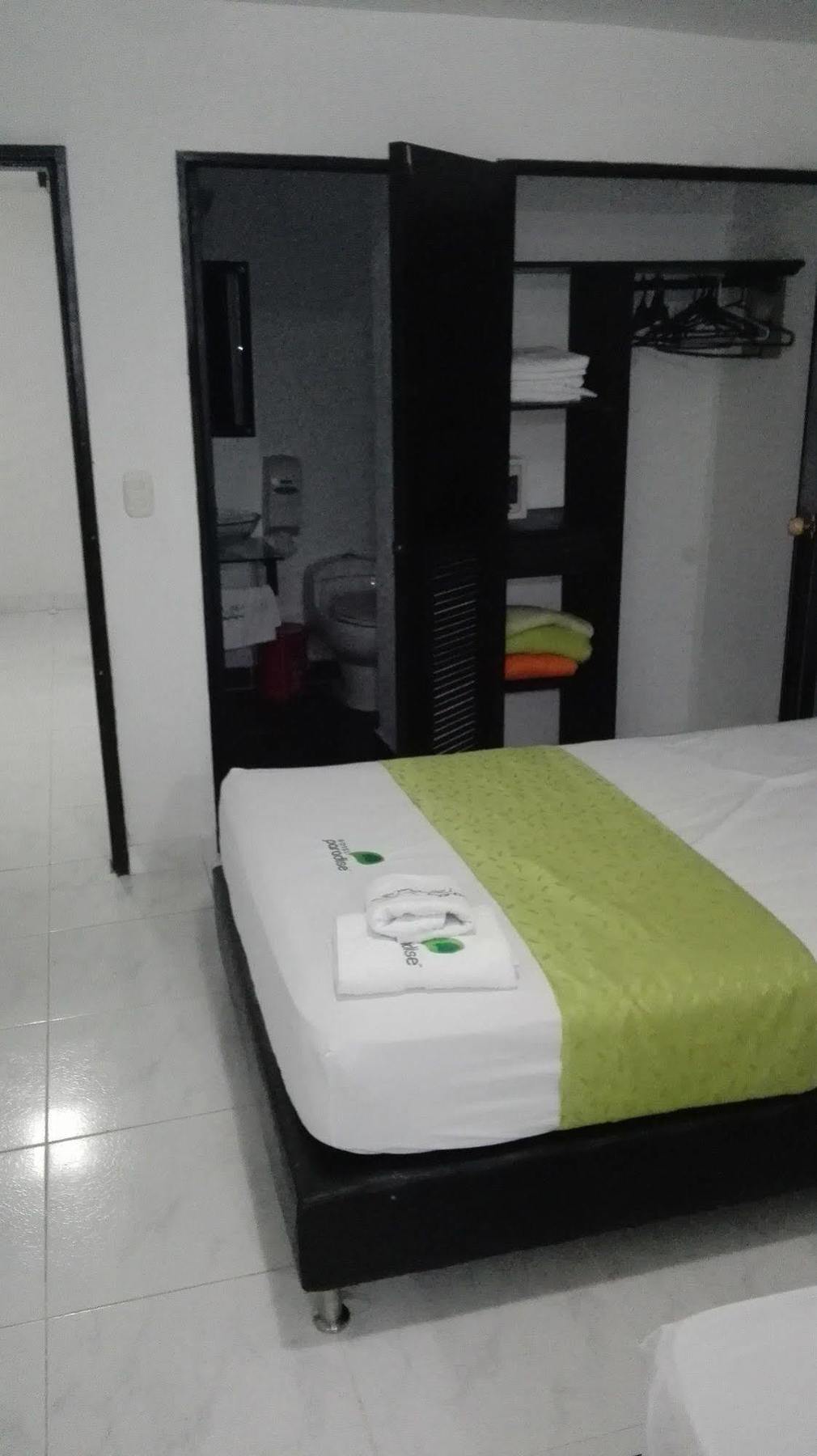 Hotel Paradise Lleras 2*