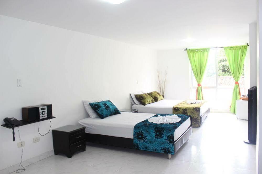 Hotel Paradise Lleras 2*
